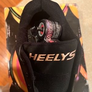 Men Size 12 Heelys